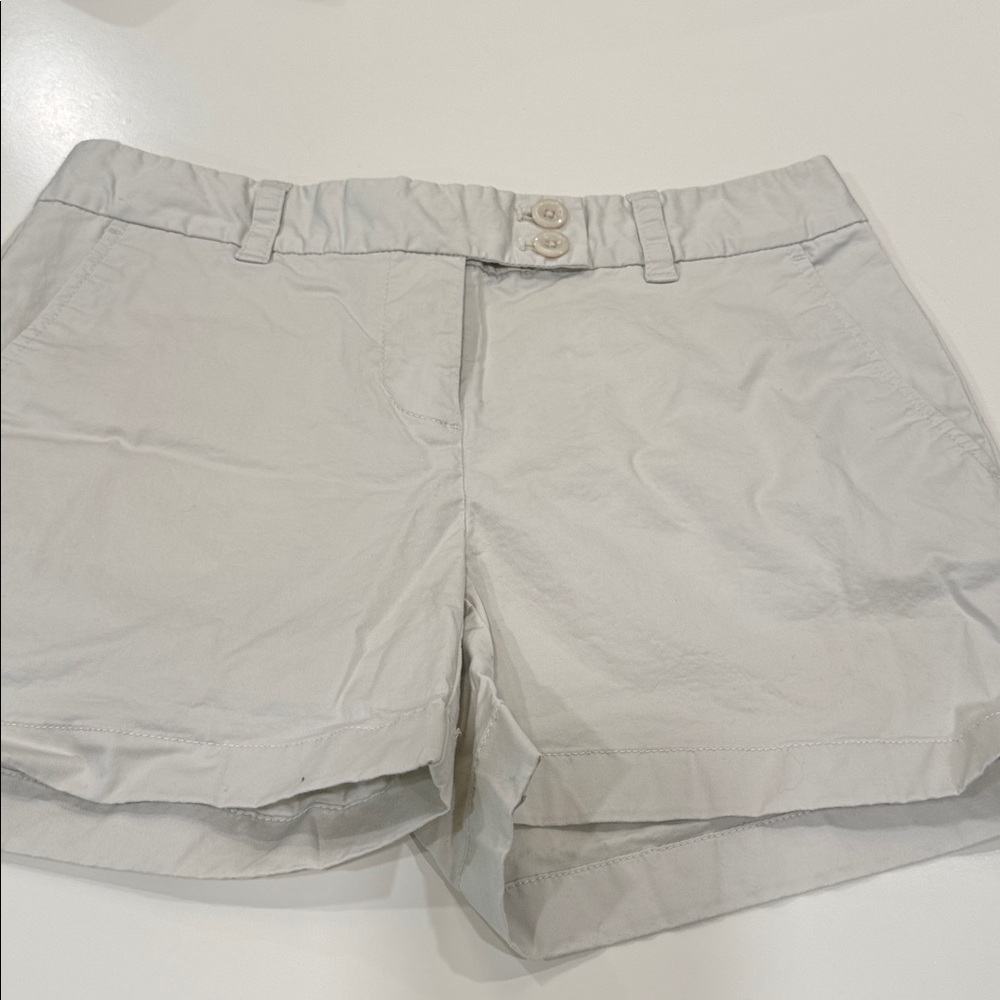 Vineyard Vines Khaki Short Size 0